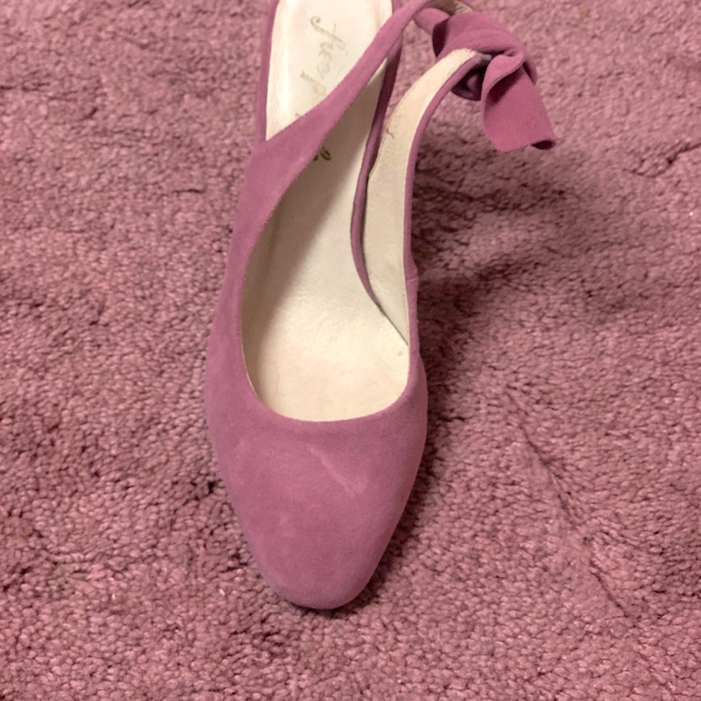 Free People-dazzle suede bow block heel